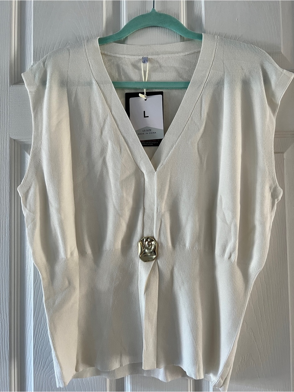 Sleeveless V-Neck Ivory Knit Top with Decorative Button